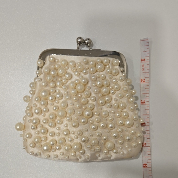 Vintage Pearl-Embellished Cream Clutch - Picture 11 of 13